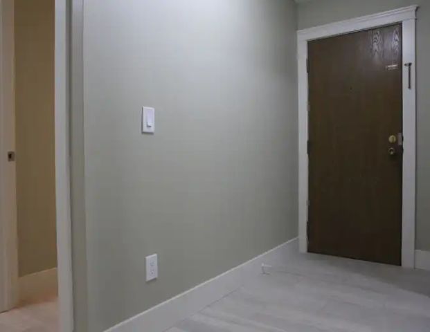 Fully renovated 2 Bedroom condo | 202 - 1919 36 Street Southwest, Calgary - Photo 1