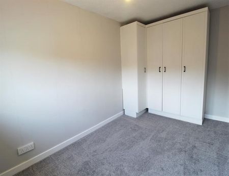 3 Bedroom Semi Detached To Let - Photo 3