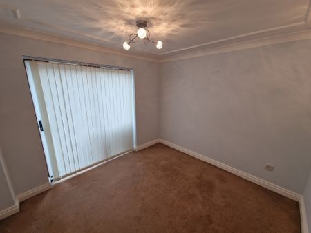 Bowness Grove, Willenhall, WV12 - Photo 3