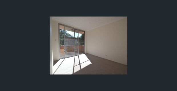 Renovated Two Bedroom Unit With Minutes Walk to Station - Photo 1