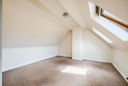 4 bedroom detached house to rent - Photo 2