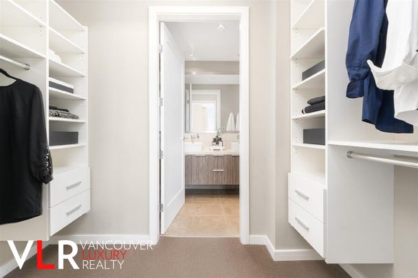 Condo in Vancouver West Side, BC - Photo 1