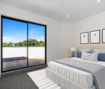 Narraweena, 10/91-93 McIntosh Road - Photo 3