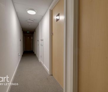 1 bedroom in a flat share to rent - Photo 5