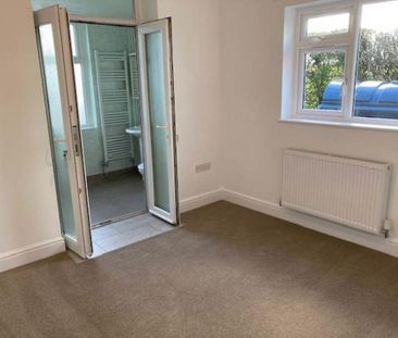 3 bedroom detached bungalow to rent - Photo 5