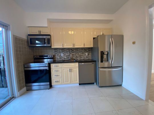 For Lease - 1524 Dupont Street Unit# Upper, Toronto, Ontario - Photo 1