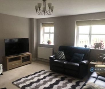 3 bedroom semi-detached house to rent - Photo 1