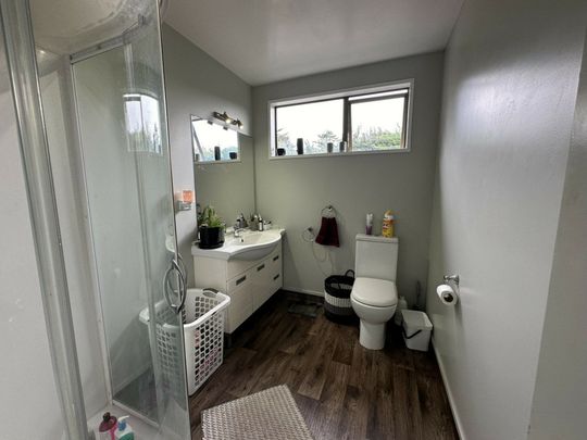 A spacious Brighton home! - Photo 1