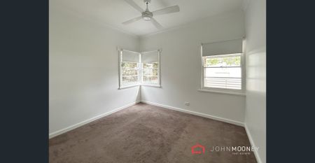 Charming 3-Bedroom Home in a Convenient Location - Photo 4