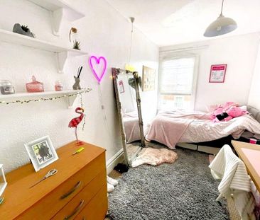 6 bedroom terraced house to rent - Photo 5