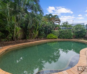 Modern & Spacious 2 Bedroom Apartment - Photo 2