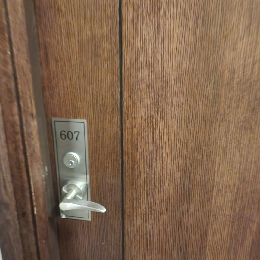 For Lease - 339 Rathburn Road Unit# 607, Mississauga, Ontario - Photo 1