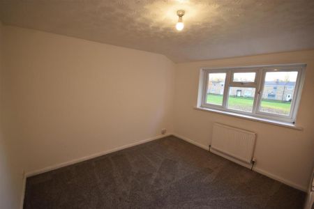 4 bedroom property to rent - Photo 2