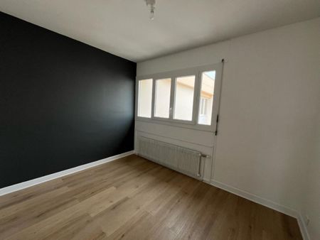 A LOUER - APPARTEMENT T4 - MABLY - Photo 4