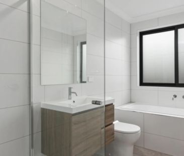 Private Three Bedroom Townhouse - Photo 3