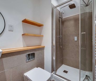 Beautifully converted two bedroom duplex apartment with its own pri... - Photo 4