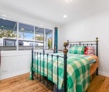 Holiday At Home - 3 Bedroom, 1 Bathroom, Off Street Parking - Photo 2