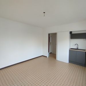 Location Appartement 1 pièce 22m² - Photo 2
