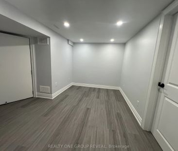 75 Regatta Crescent #Basement - Photo 4