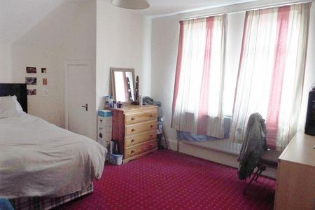 4 bedroom flat to rent - Photo 5