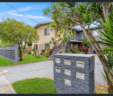 4/13 Central Street, Labrador, Qld 4215 - Photo 1