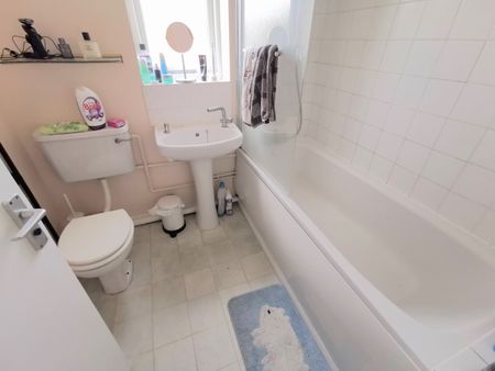 1 Bed Flat, Telegraph Place, E14 - Photo 5