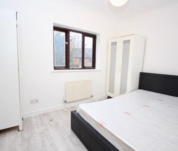 3 bedroom end of terrace house to rent - Photo 6