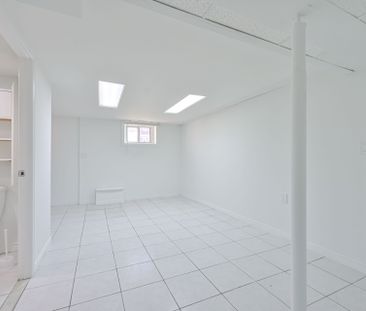 For Lease - 20 East Drive, Toronto, Ontario - Photo 6