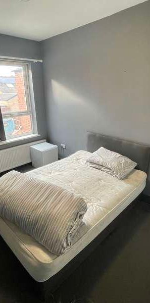 Cecil Avenue, DN4 - Photo 1