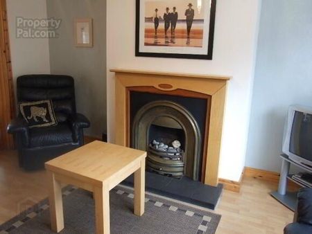 STUDENT LET 2026-2027, 1 Millstone Avenue, Portstewart, BT55 7GN - Photo 2