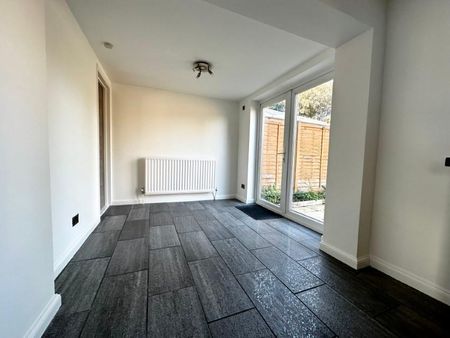 Link Detached House - Photo 4