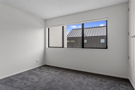 Well positioned 2 bedroom in Merivale - Photo 3