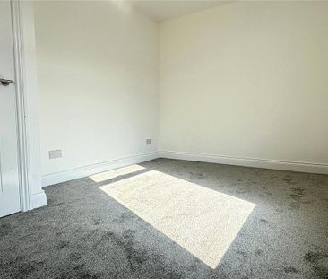 4 bedroom terraced house to rent - Photo 5