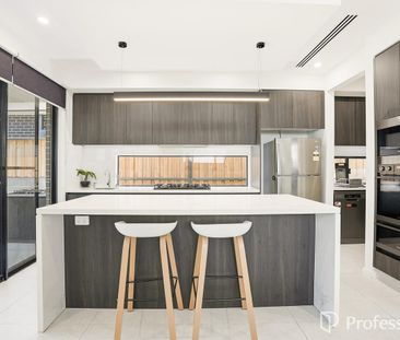 Modern Family Home in Box Hill - Photo 4