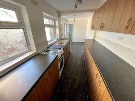 1 bedroom flat to rent - Photo 3