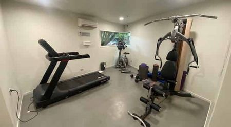 Great Location One Bedroom Apartment - Photo 2