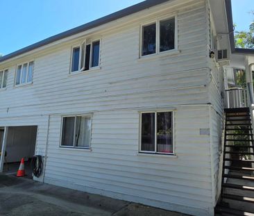 Well Maintained 2 Bedroom Unit - Photo 2