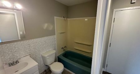 78 West St S Orillia | $1500 per month | Plus Heat | Plus Hydro - Photo 5