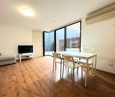 10/668 Bourke Street - Photo 2