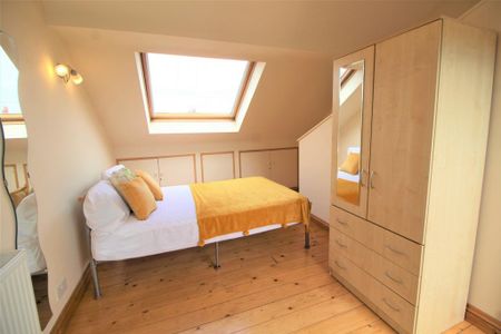 4 bedroom terraced house to rent - Photo 4