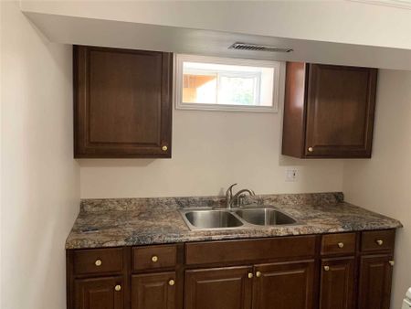 For Lease - 6 Prince Charles Drive Unit# Lower, Halton Hills, Ontario - Photo 3