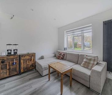 Sunningdale, Berkshire, SL5 - Photo 4