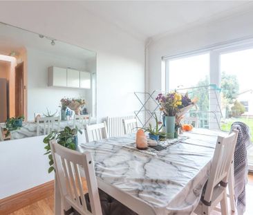 5 bedroom end of terrace house to rent - Photo 2