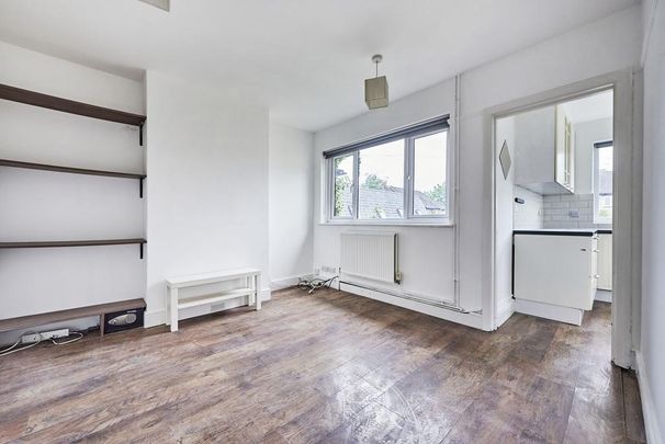 2 bedroom maisonette to rent - Photo 1