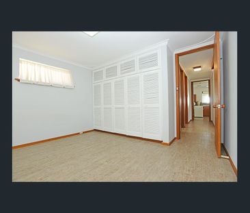 SPACIOUS DUPLEX IN GREAT LOCATION - Photo 2