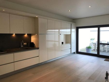 Instapklaar gelijkvloers appartement met ruim terras in het centrum van Brasschaat! - Photo 2