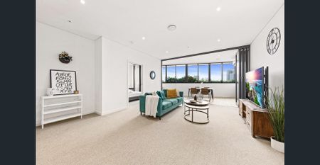 Spacious FULL Furnished Apartment With Water View! - Photo 2