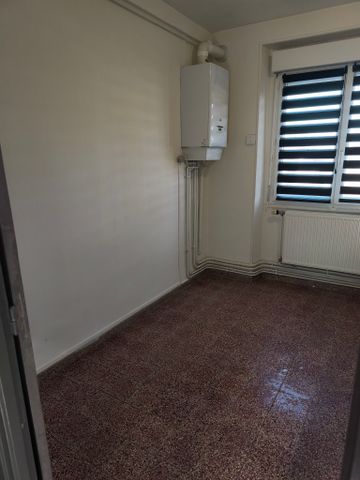 Location - Appartement T4 - 81 m² - Damprichard - Photo 3