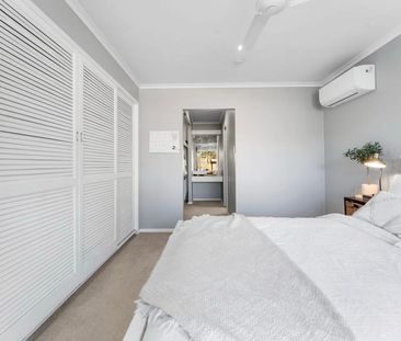 New Renovated 3 Beds 2bath lovely Home - Photo 2