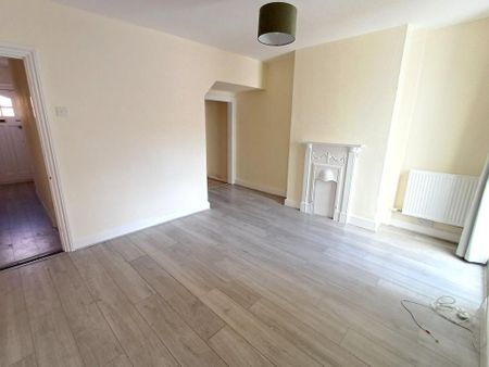 3 bedroom terraced house to rent - Photo 3